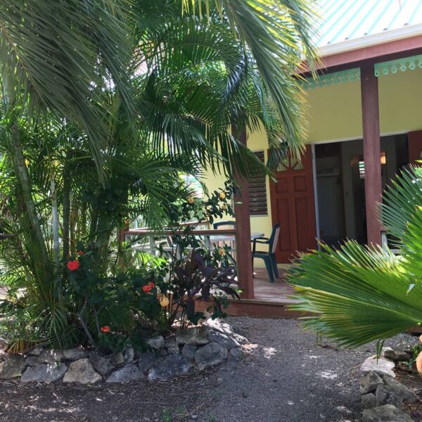 Pineapple room - Private Vacation Cottage in Antigua and Barbuda